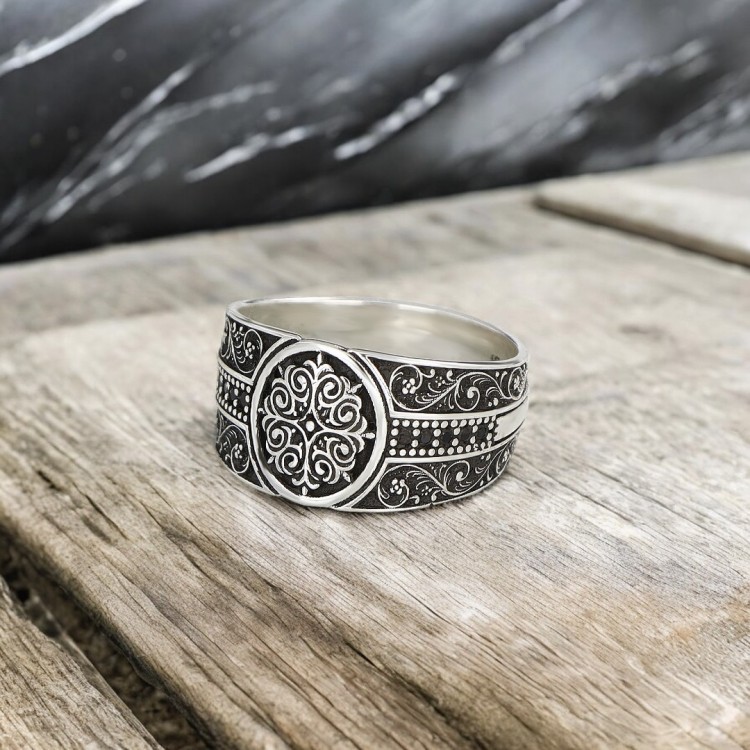 Kalem İşçilikli  925 Ayar Erkek Gümüş Yüzük