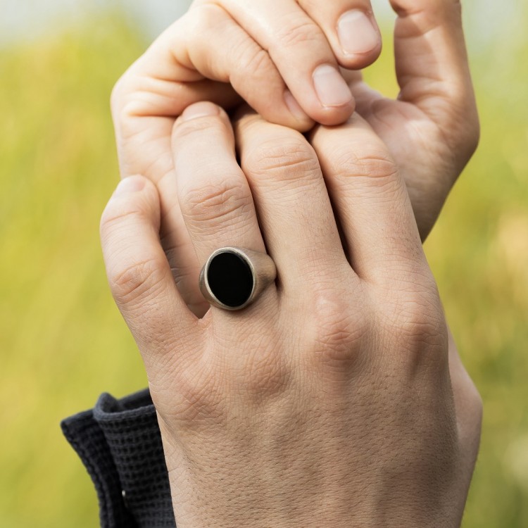 Oval Oniks Taşlı Eskitme Model Erkek Gümüş Yüzük