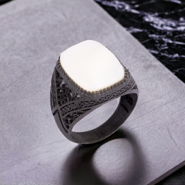 Rodyum Kaplamalı Sedef Taşlı Erkek Gümüş Yüzük Rodyum Kaplamalı Sedef Taşlı Erkek Gümüş Yüzük