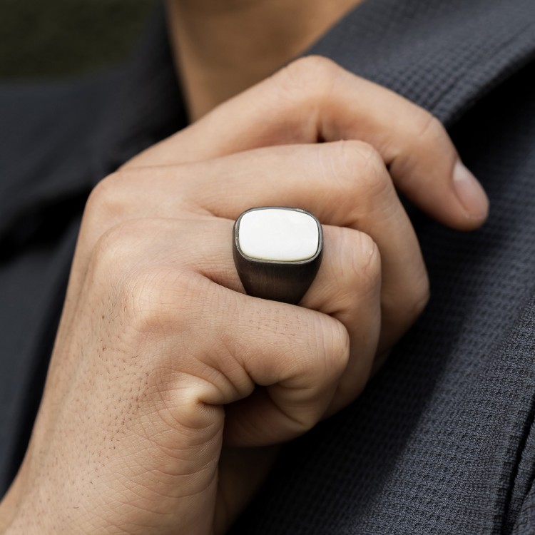 Rodyum Kaplamalı Sedef Taşlı Erkek Gümüş Yüzük Rodyum Kaplamalı Sedef Taşlı Erkek Gümüş Yüzük