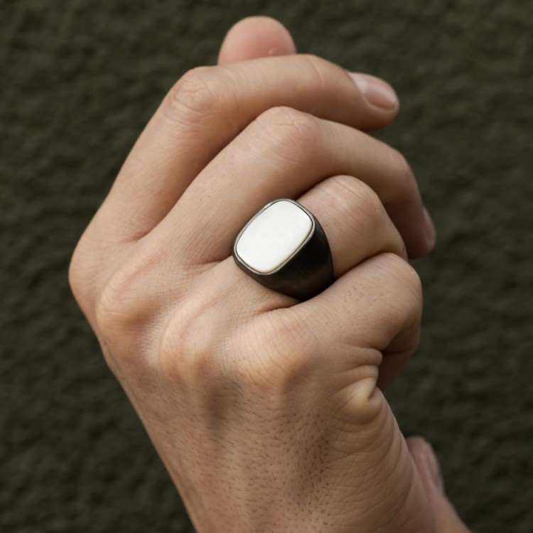 Rodyum Kaplamalı Sedef Taşlı Erkek Gümüş Yüzük Rodyum Kaplamalı Sedef Taşlı Erkek Gümüş Yüzük