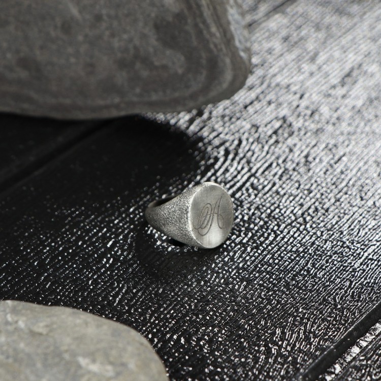 Eskitme Model Kişiye Özel Harf İşlemeli Oval Dizayn Erkek Gümüş Yüzük