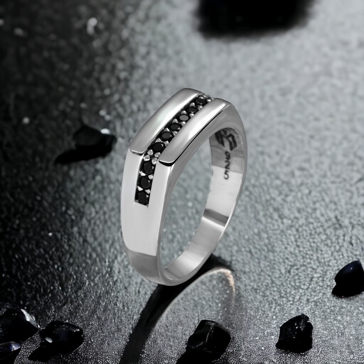 Zirkon Taşlı 925 Ayar Erkek Gümüş Yüzük Zirkon Taşlı 925 Ayar Erkek Gümüş Yüzük